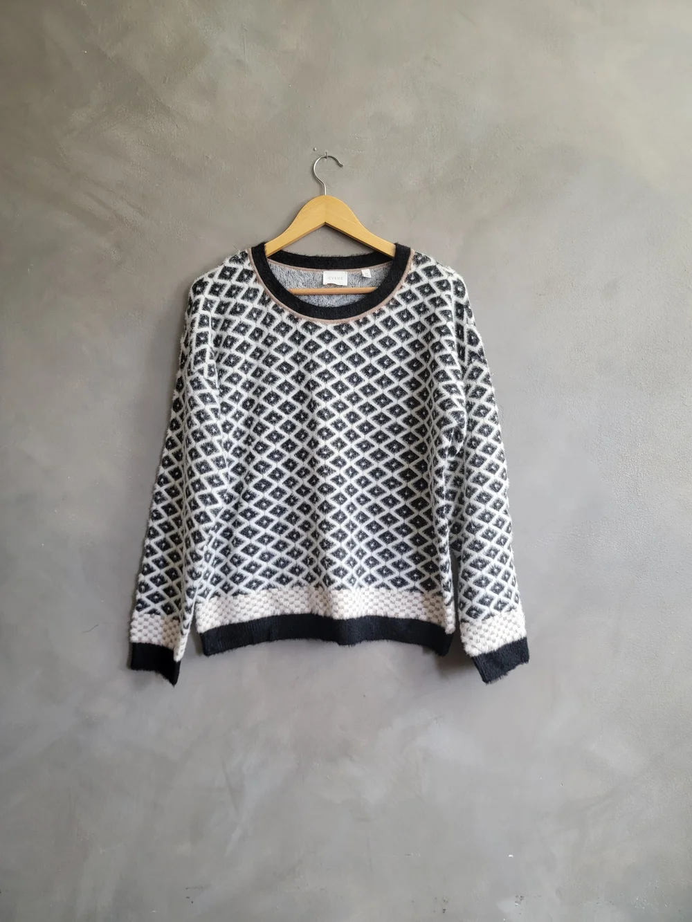 Cyrus Black and White Geometric Crewneck Sweater Medium
